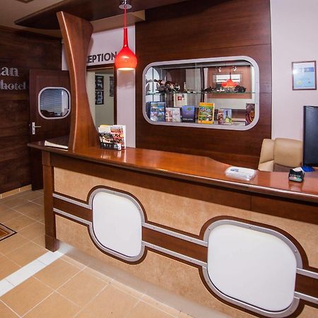 Biplan Hotel Daugavpils Esterno foto
