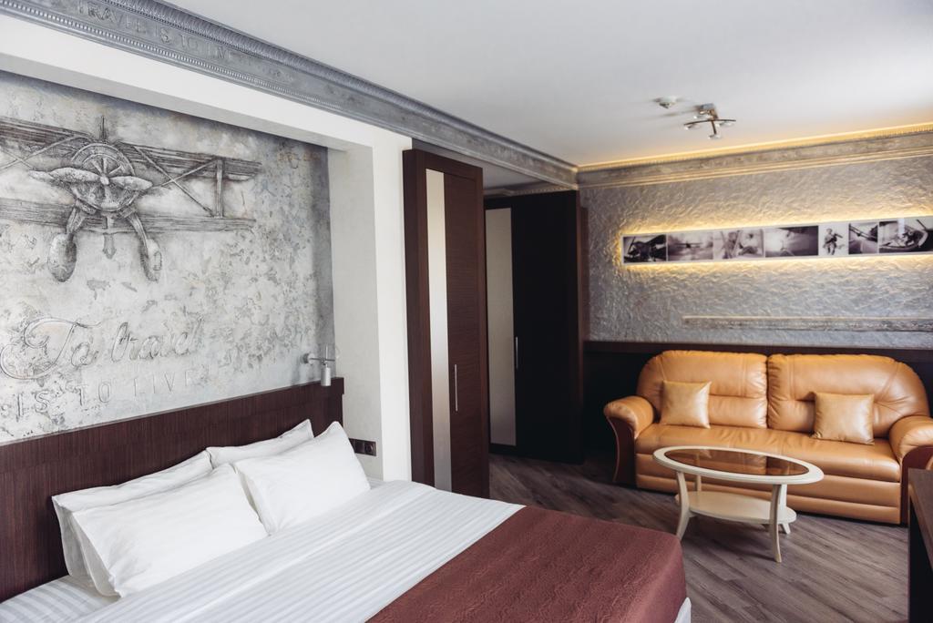Biplan Hotel Daugavpils Esterno foto