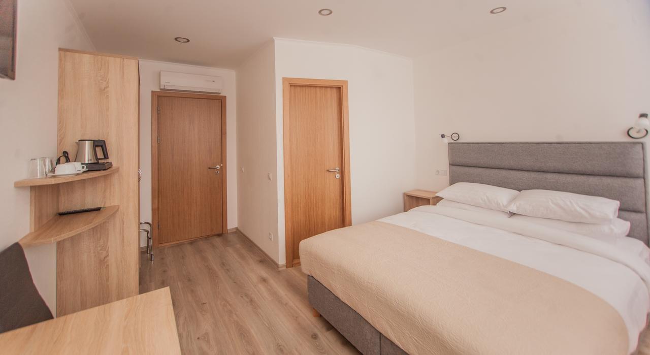 Biplan Hotel Daugavpils Esterno foto