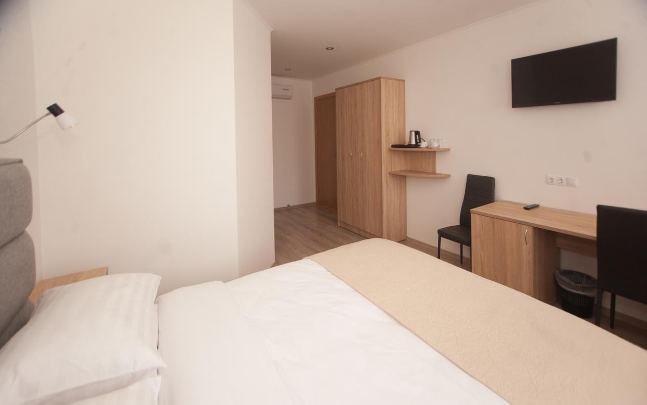 Biplan Hotel Daugavpils Esterno foto